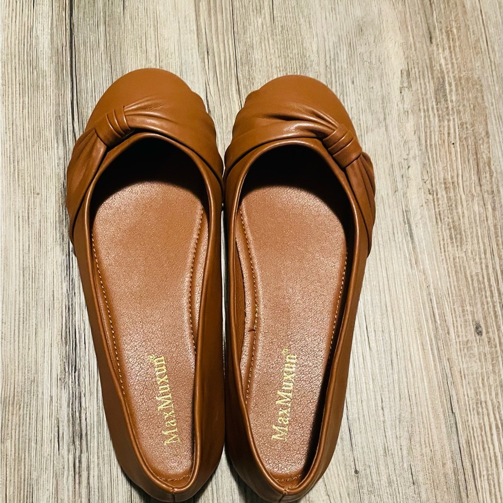 MaxMuxun Women's Tan Flats size 7